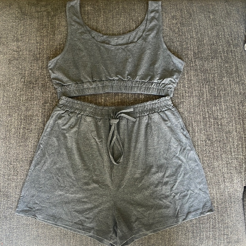NWOT Two Piece Set, Tank & Shorts Grey Size Large